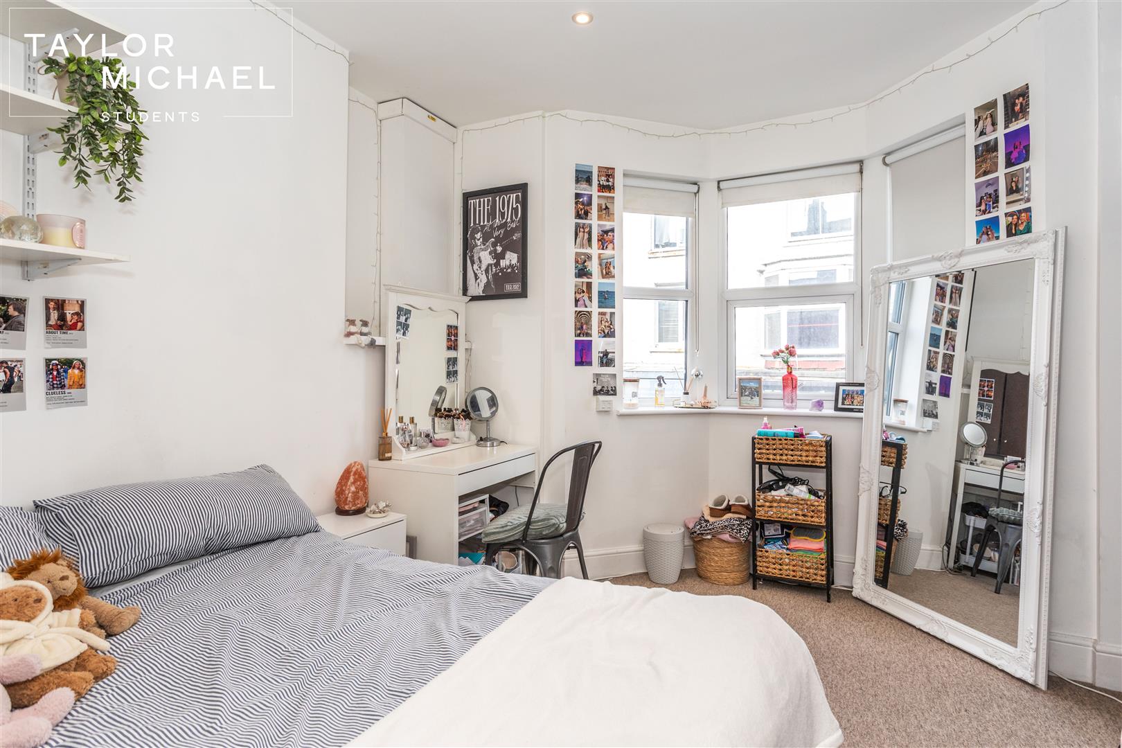 Upper Mais Bedroom